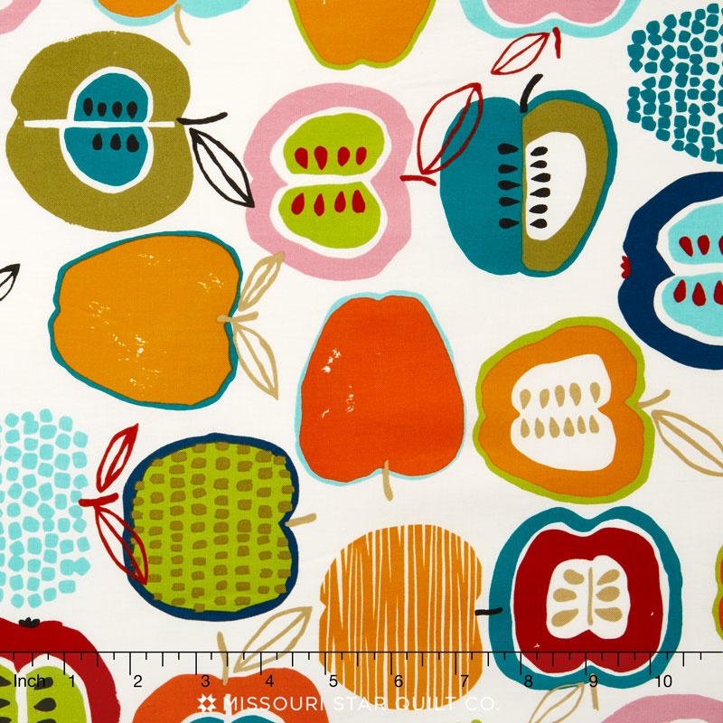 In the Kitchen - Apple Of My Eye Natural Bright Yardage